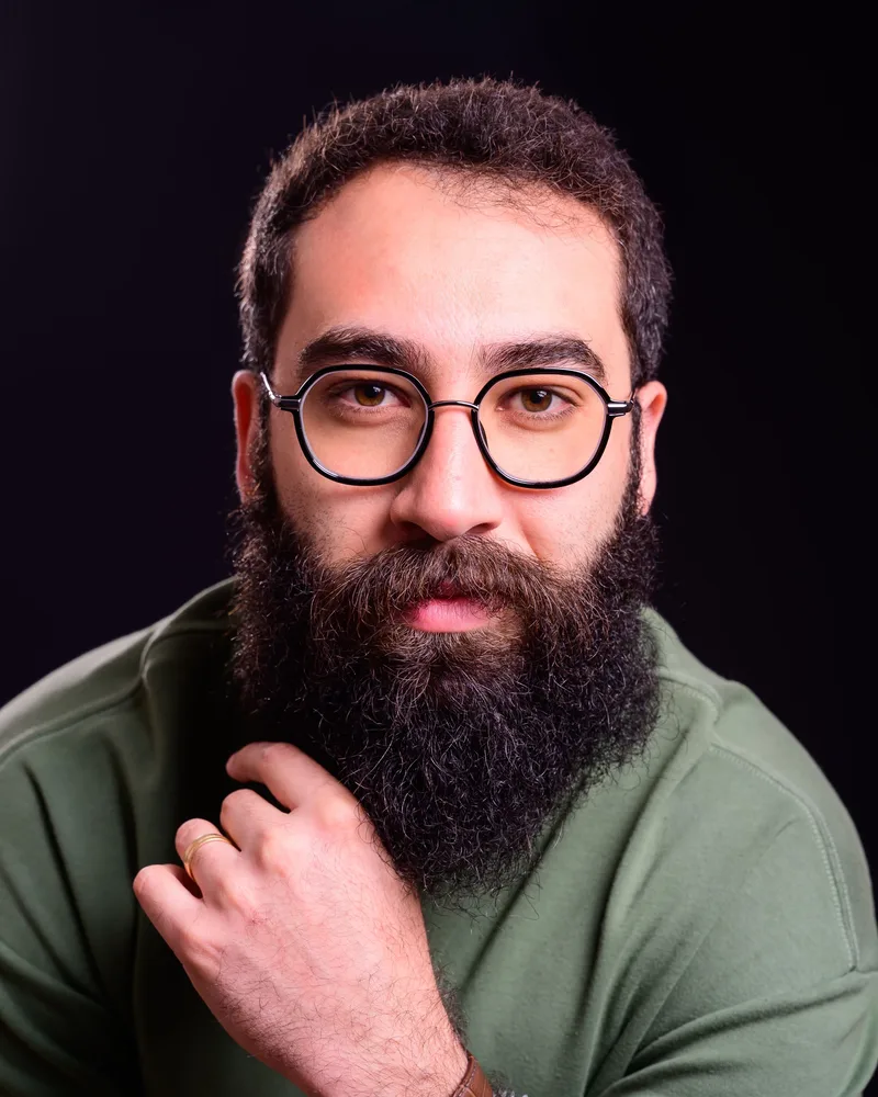 Portrait of Elton Luiz