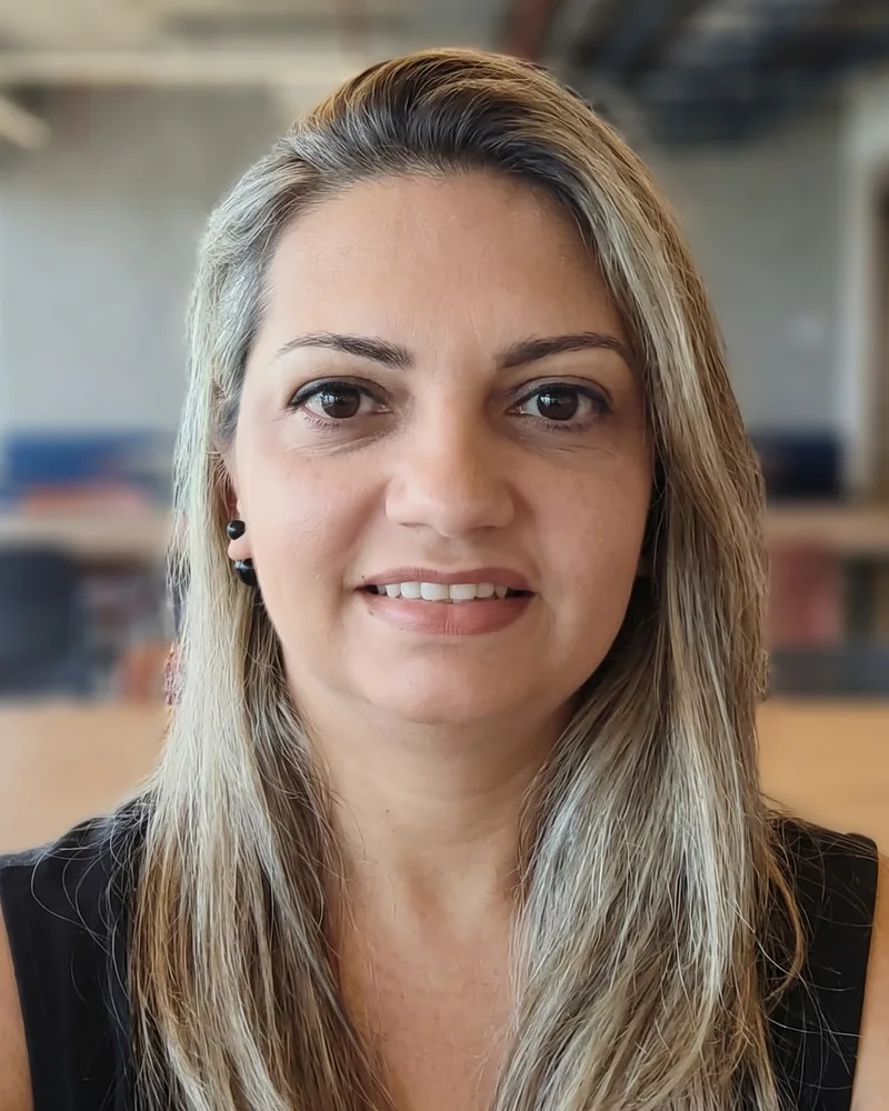 Portrait of Juliana Tavares